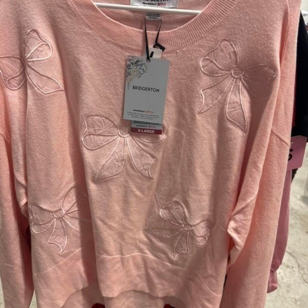 Bridgerton x Netflix Pink Bow Embossed Sweater NWT Size XL